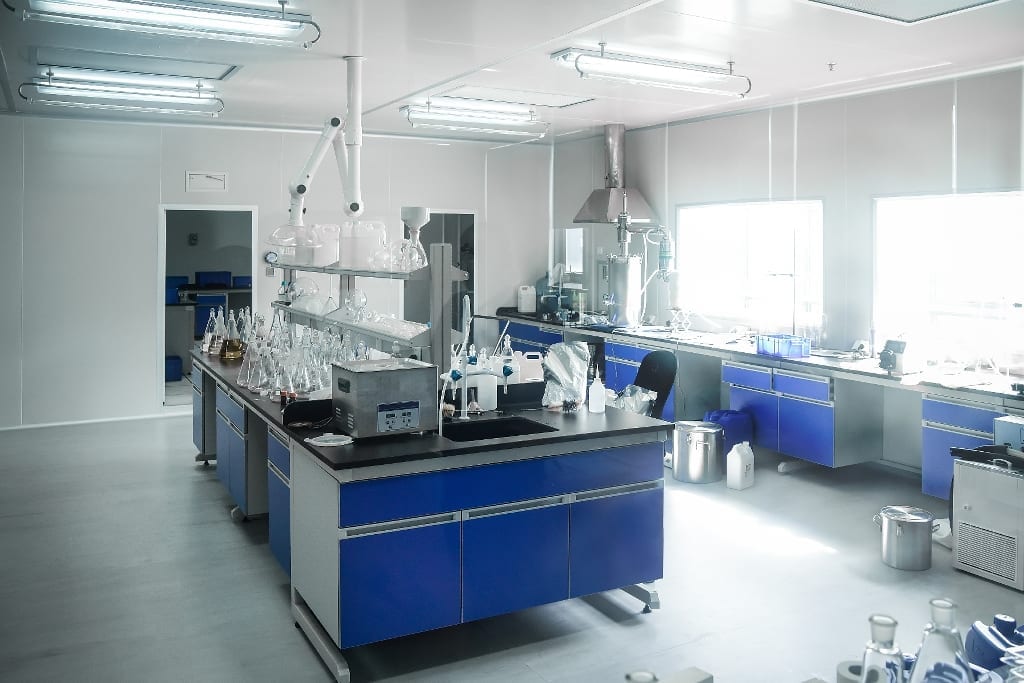 Used laboratory equipment auctions are a great way to sell large amounts of lab equipment quickly