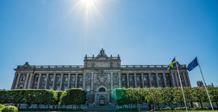 Winners of the 2018 Nobel Prize for Chemistry Announced,One half was awarded to Frances H. Arnold “for the directed evolution of enzymes”, and the other half jointly to George P. Smith and Sir Gregory P Winter “for the phage display of peptides and antibodies