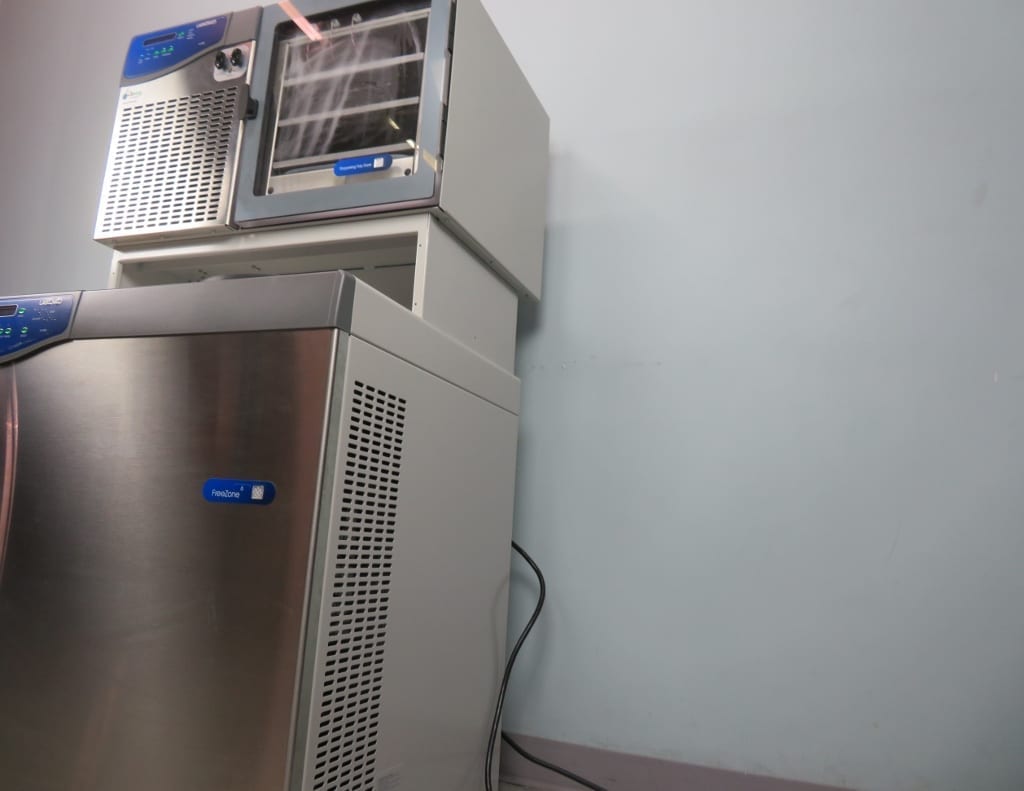 Labconco Freezone 6 Freeze Dryer with Stoppering Tray