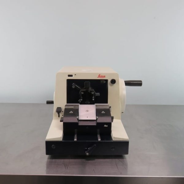 Leica Manual by K. Urago Nursing Research book