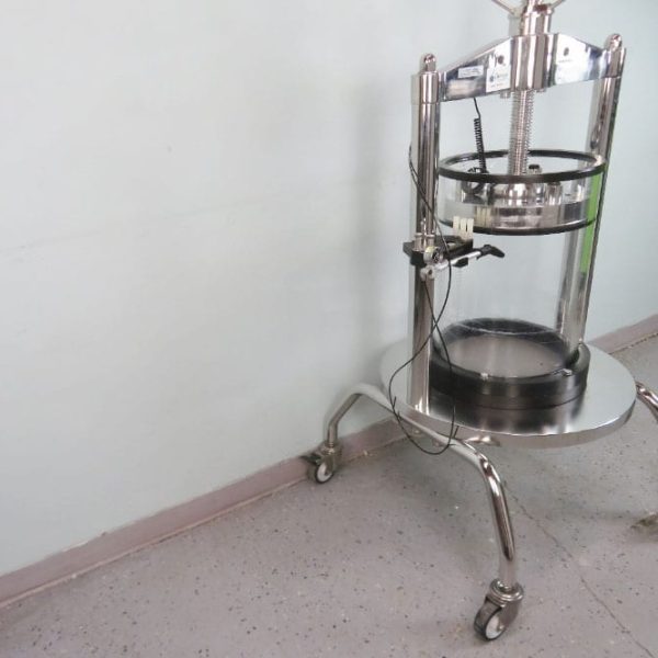 Quickscale Column Large Millipore Chromatography Column - The Lab World Group