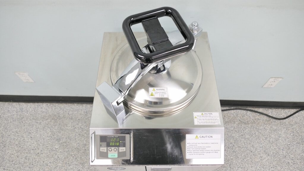 Yamato Sterilizer SM511 The Lab World Group