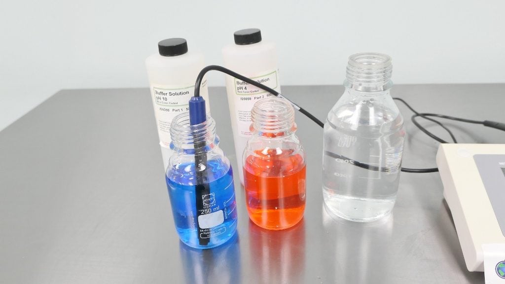 Mettler FiveEasy pH Meter FP20 - The Lab World Group