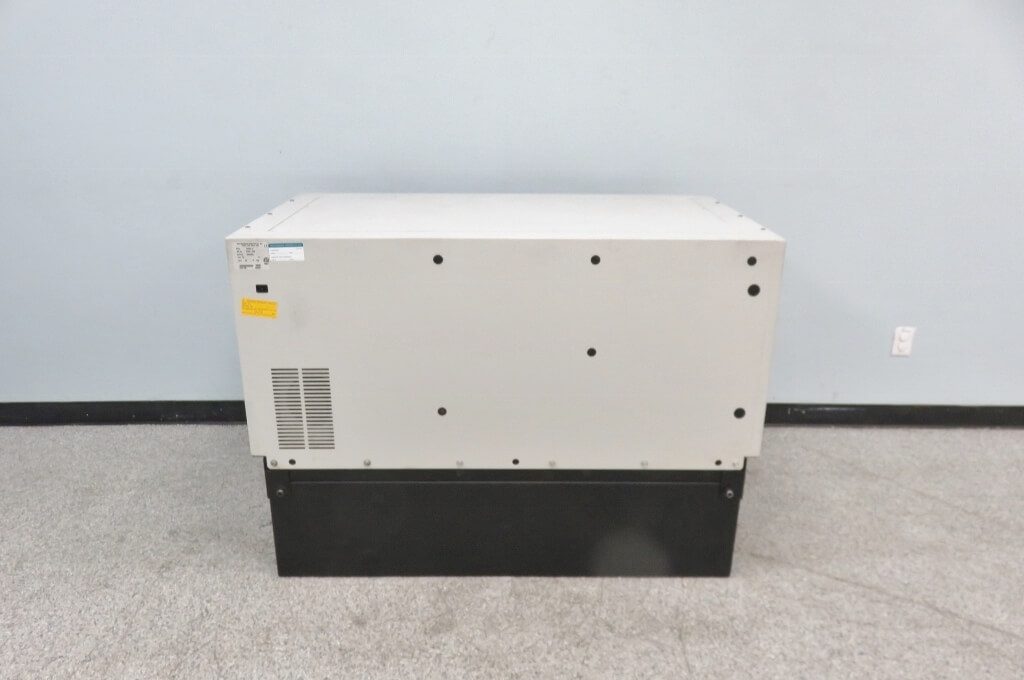 New Brunswick Innova 44 Incubator Shaker