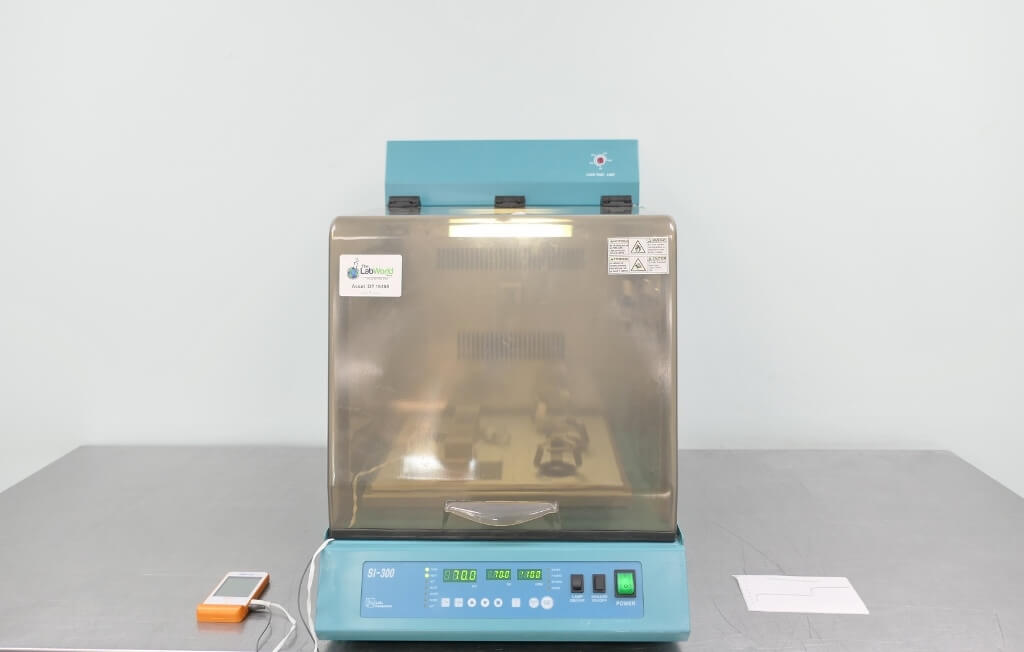 Lab Companion Incubator Shaker SI300 The Lab World Group