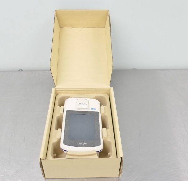 Qubit 3.0 Fluorometer - The Lab World Group