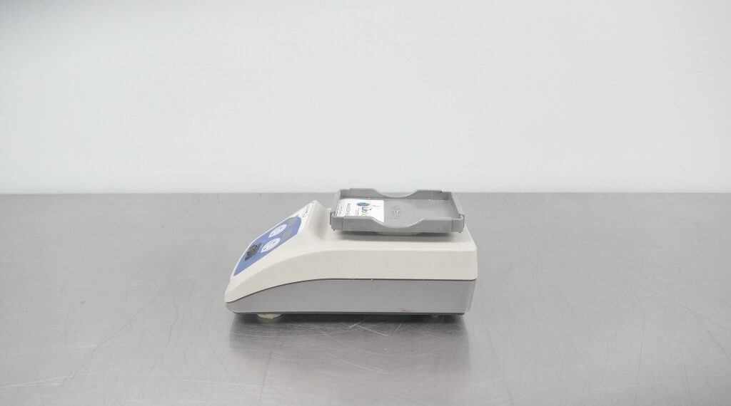 VWR Plate Vortexer The Lab World Group