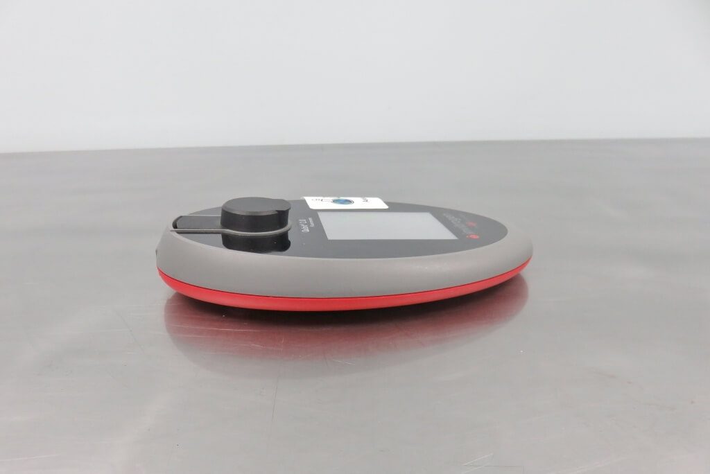 Invitrogen Qubit 2.0 Fluorometer The Lab World Group