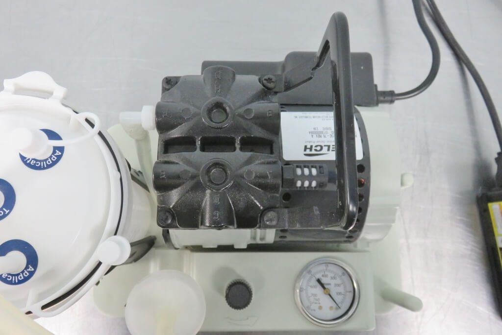 Welch Vacuum Pump 2515 - The Lab World Group