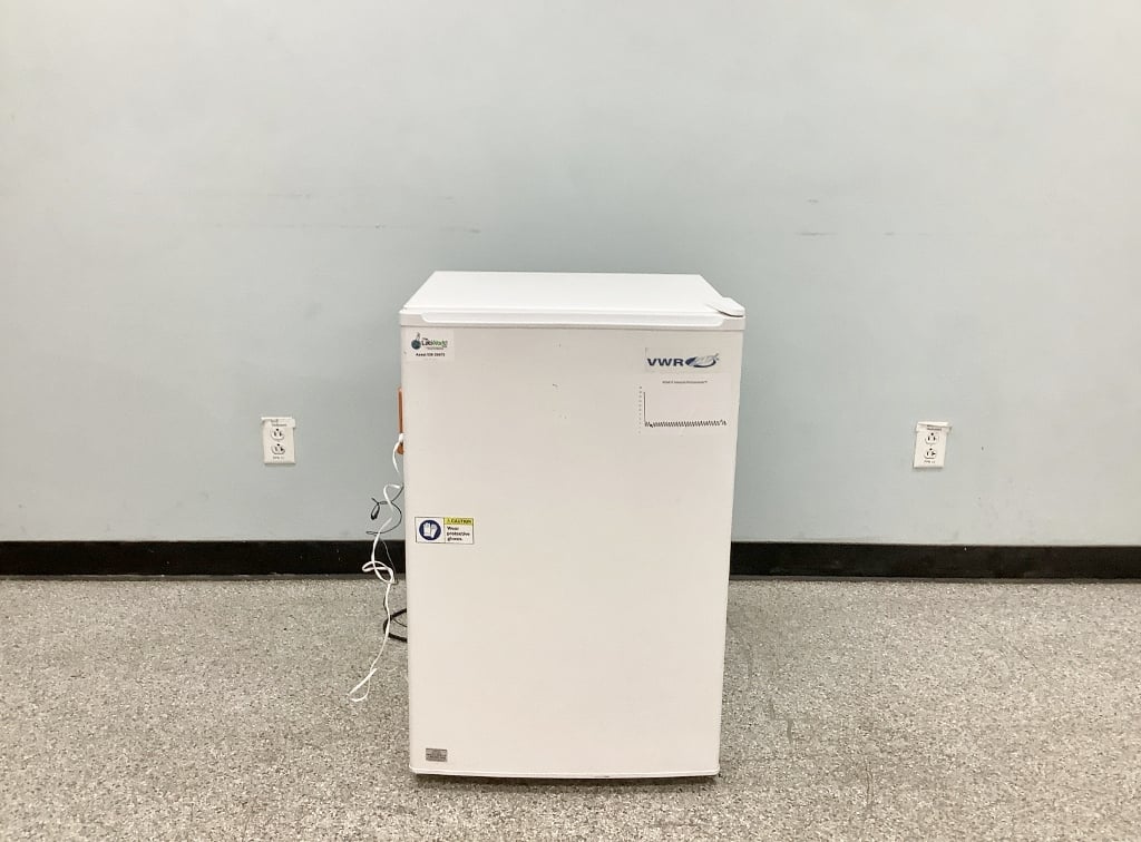 冷蔵庫　110L Undercounter Lab Refrigerator VWR SR-L4110W-PA 4C