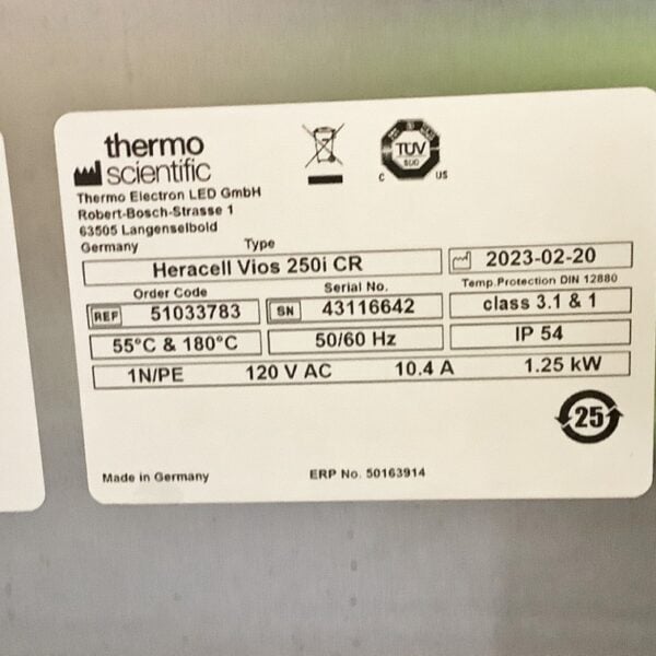 Heracell Vios 250i CO2 Incubator - The Lab World Group