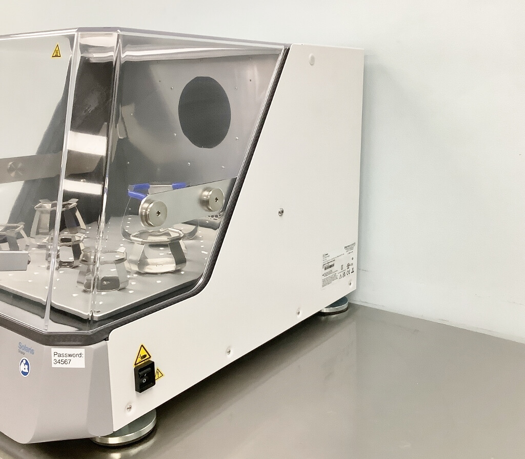 Thermo Solaris 4000 Benchtop Incubated Shaker - The Lab World Group